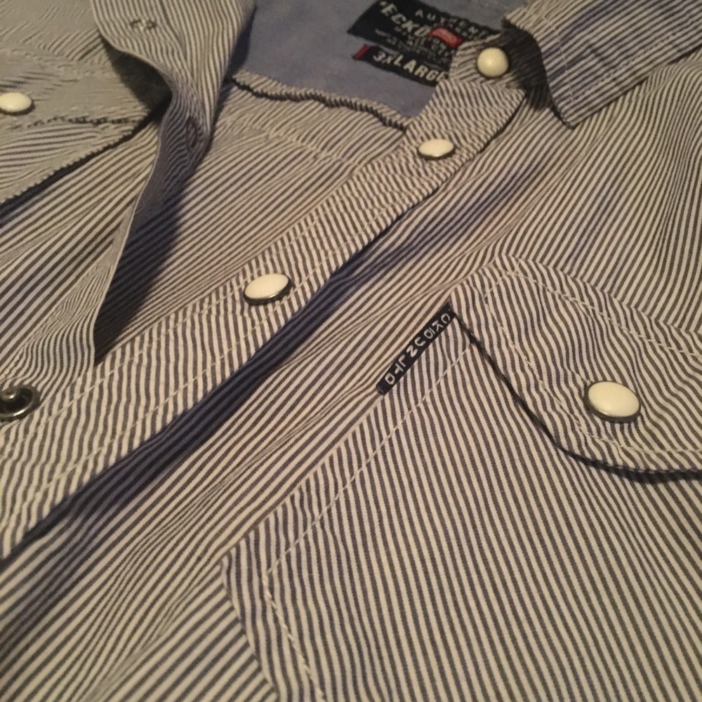 ECKO UNLIMITED PINSTRIPE BUTTON UP
